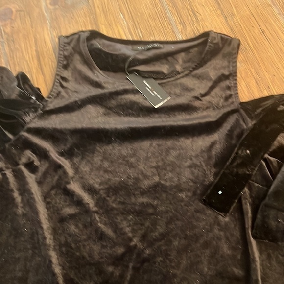 𝅺romeo and‎ Juliet Couture Black Velvet Dress NWT - Picture 2 of 4